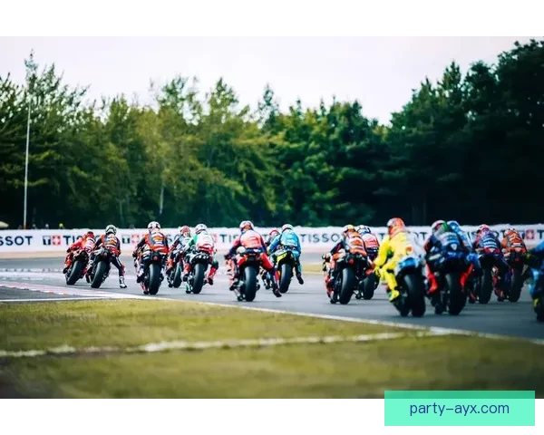 MotoGP新赛季揭幕战激烈角逐焦点车手表现引热议各队策略全面解析