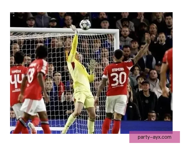 欧洲豪门夏窗争夺战全面升级年轻前锋成转会市场最大焦点引发球迷热议