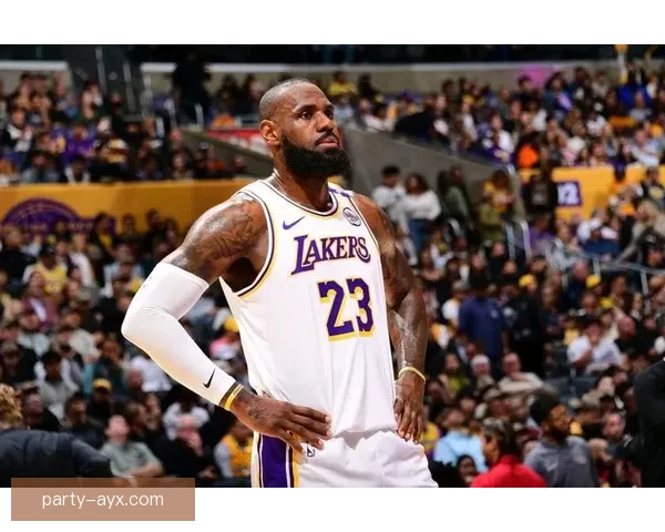 詹姆斯携湖人强势复苏 勇士连胜纪录告终 NBA最新战况引发热议