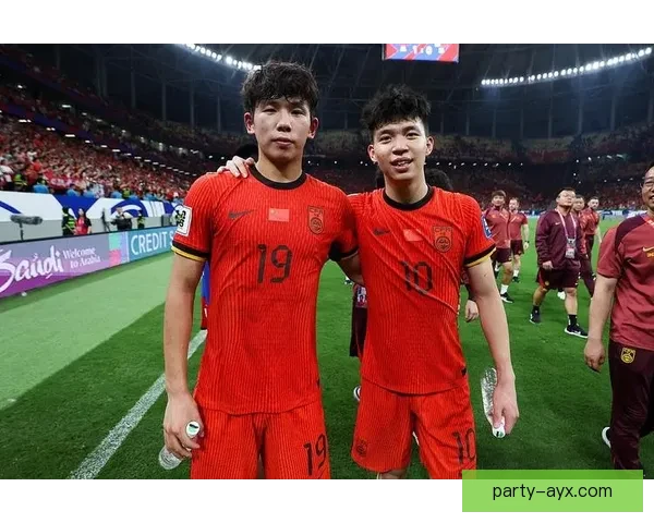 中国男足迎战强敌备战亚洲杯 新阵容亮相备受关注 中国男足迎战强敌备战亚洲杯 新阵容亮相备受关注