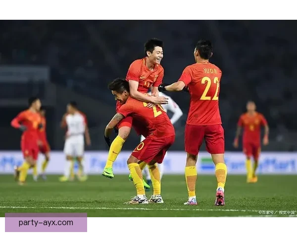 国足在关键比赛中逆转对手 引发球迷热议与期待